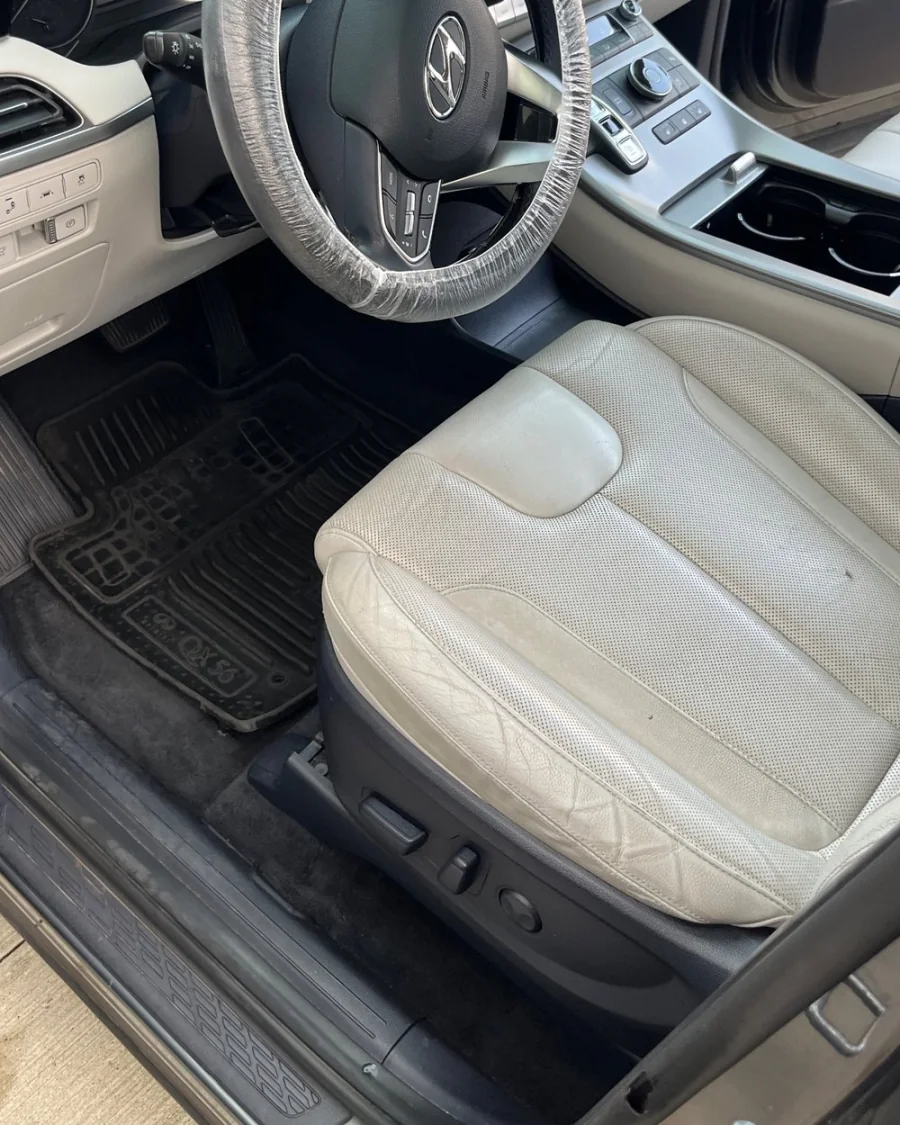 Hyundai interior after detailing by Alum